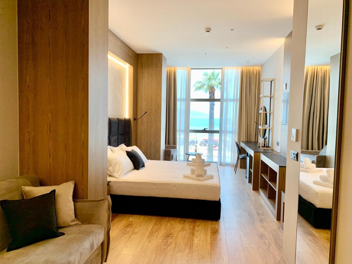 Elmar Hotel Vlorë Esterno foto