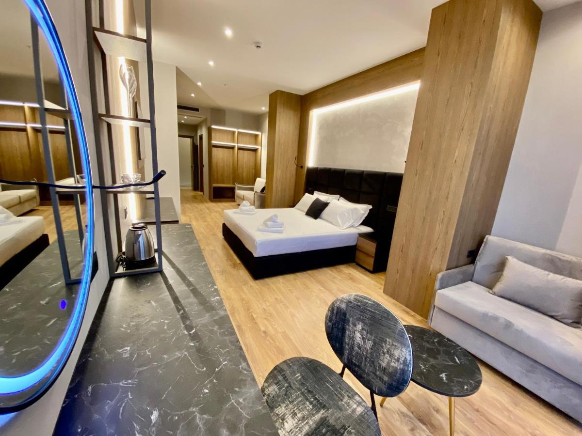 Elmar Hotel Vlorë Esterno foto