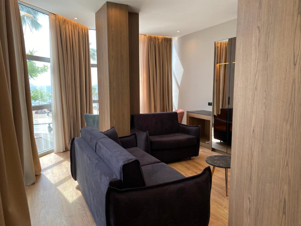 Elmar Hotel Vlorë Esterno foto