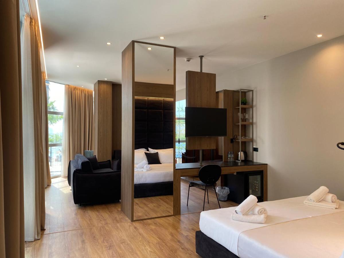 Elmar Hotel Vlorë Esterno foto