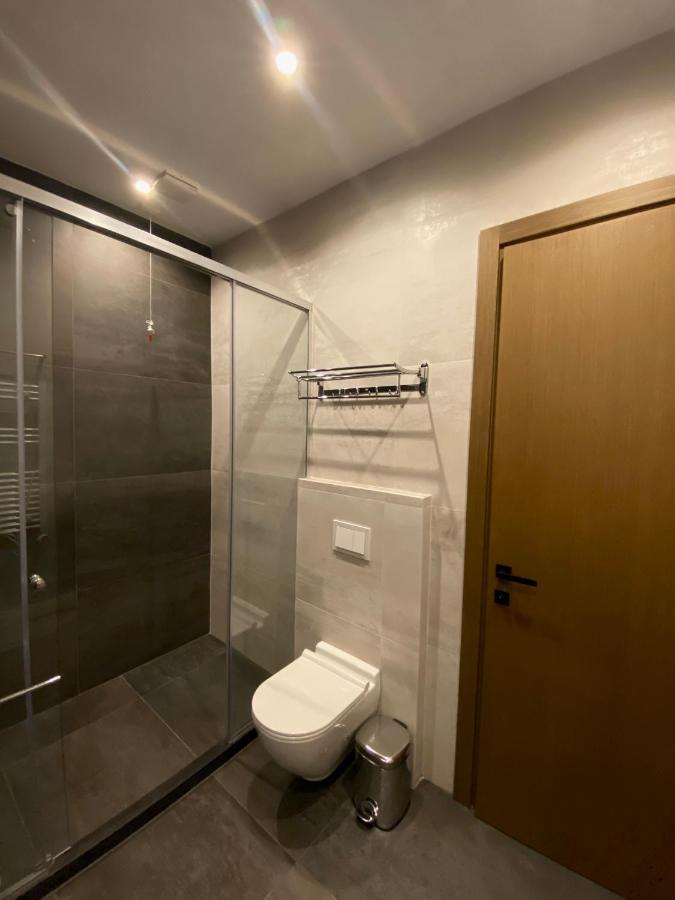 Elmar Hotel Vlorë Esterno foto